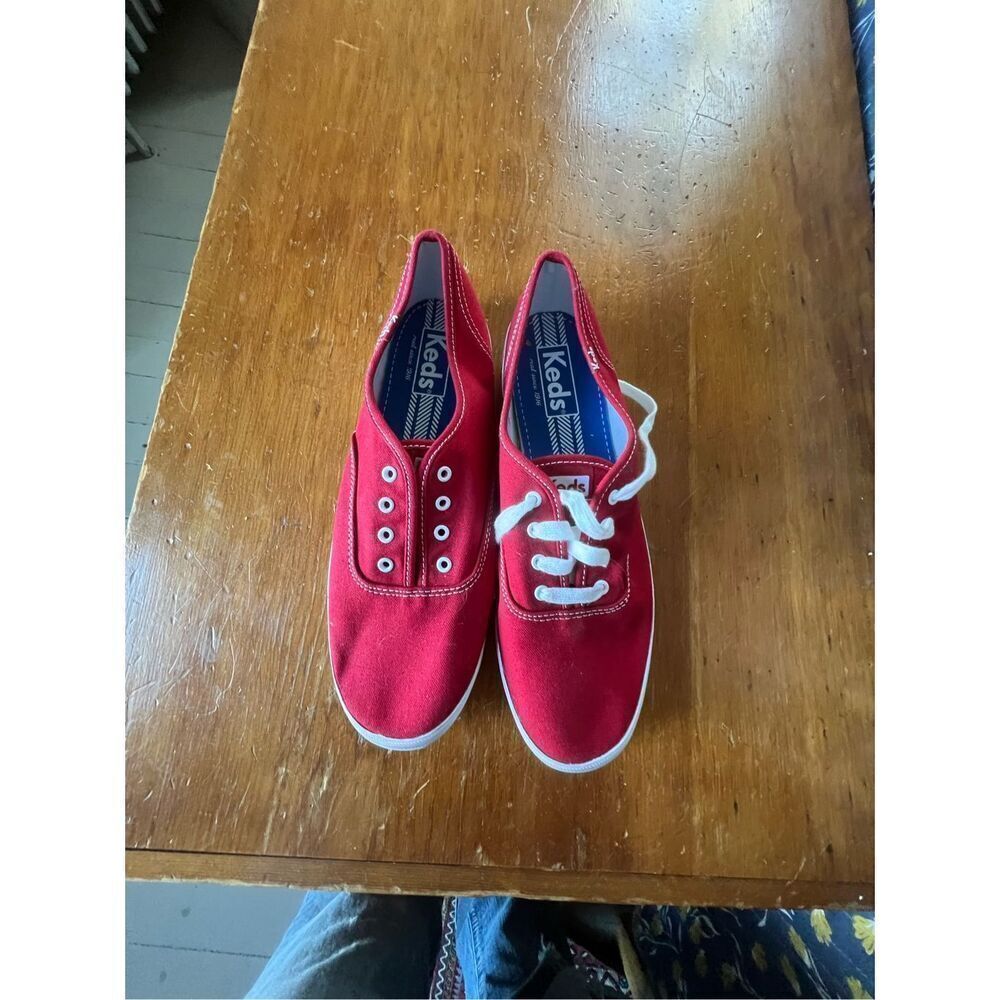 NWOT Women's red Keds sneakers  9.5